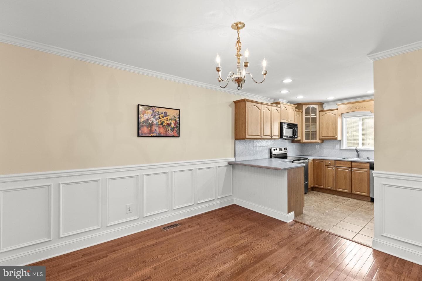 408 Kentmore Terrace photo 6