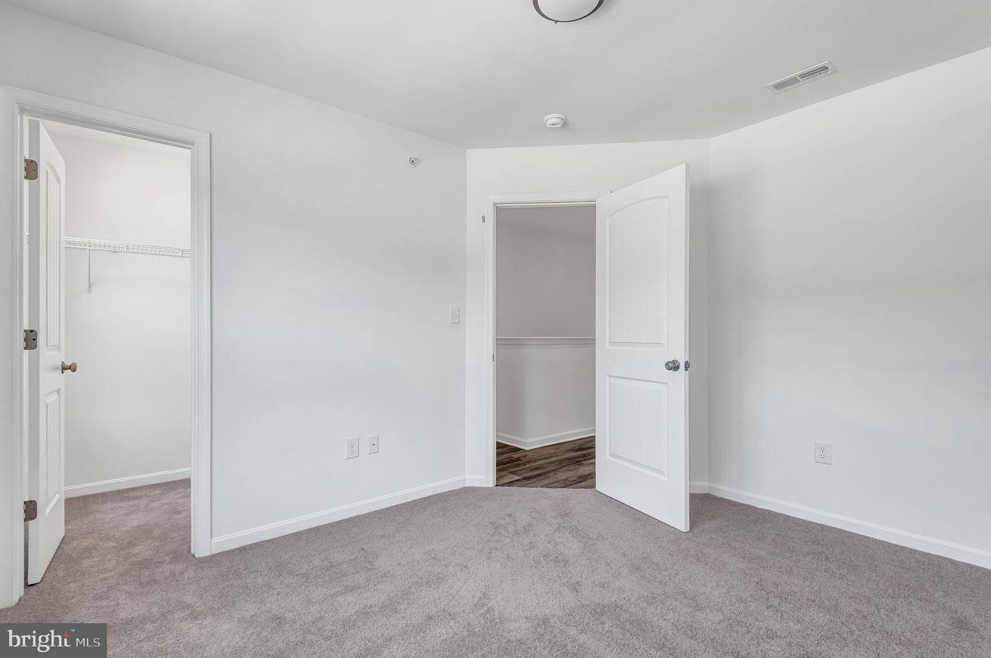 722 Bur Oak Court photo 21