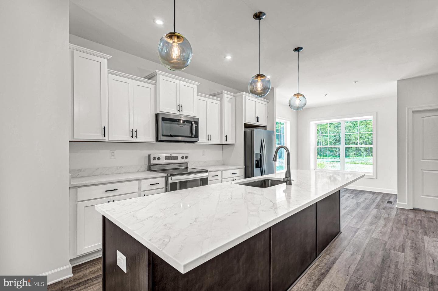 722 Bur Oak Court photo 8