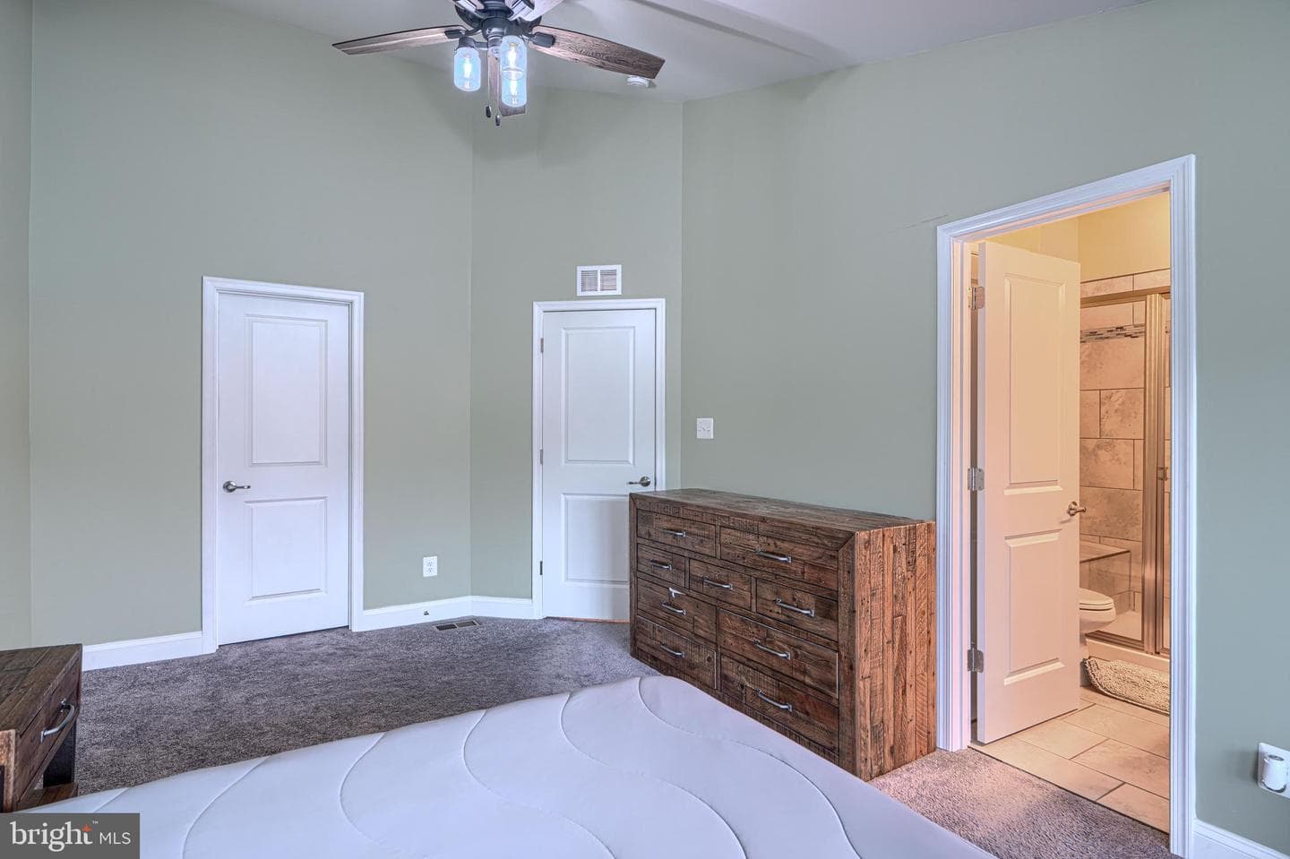 542 Calvert Way photo 28