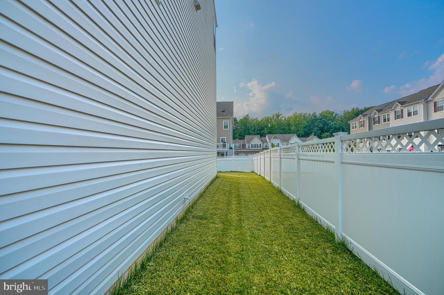 542 Calvert Way photo 41