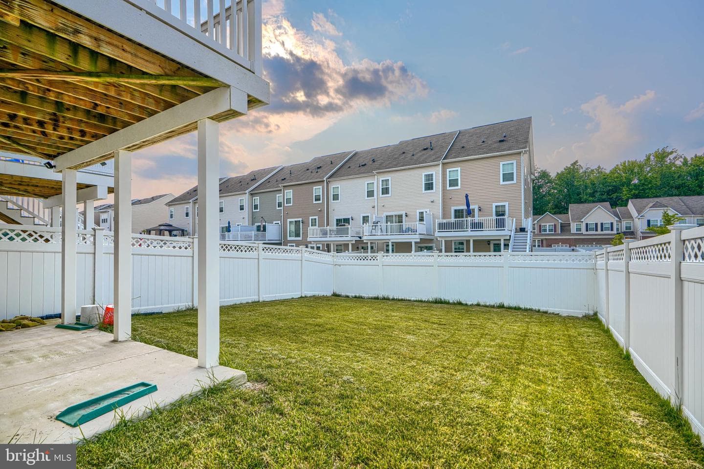 542 Calvert Way photo 42