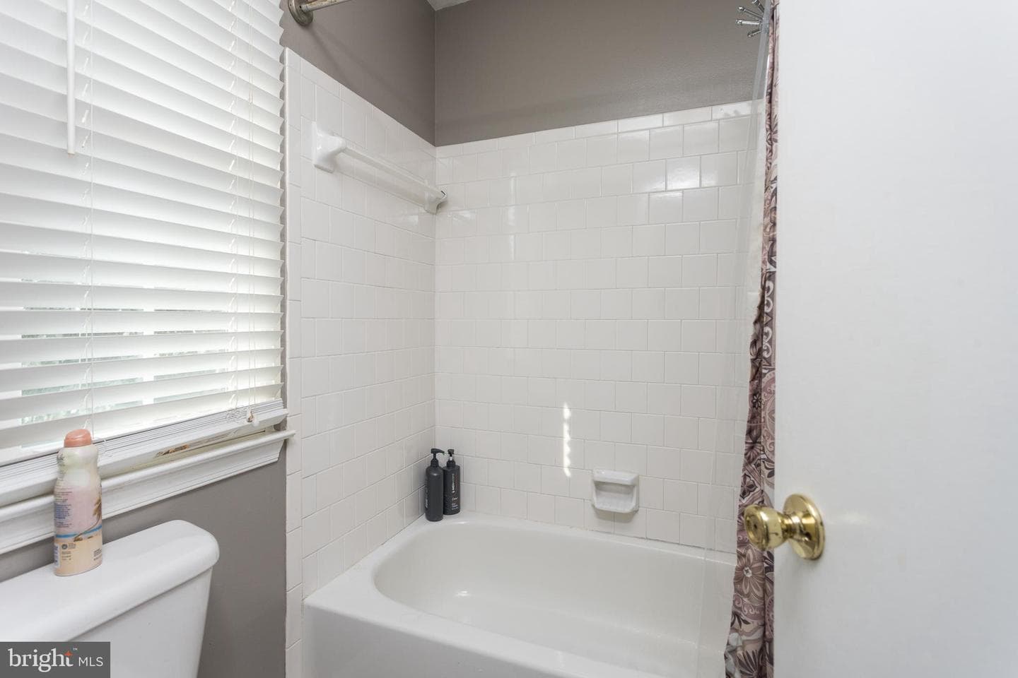 738 Farnham Place photo 13