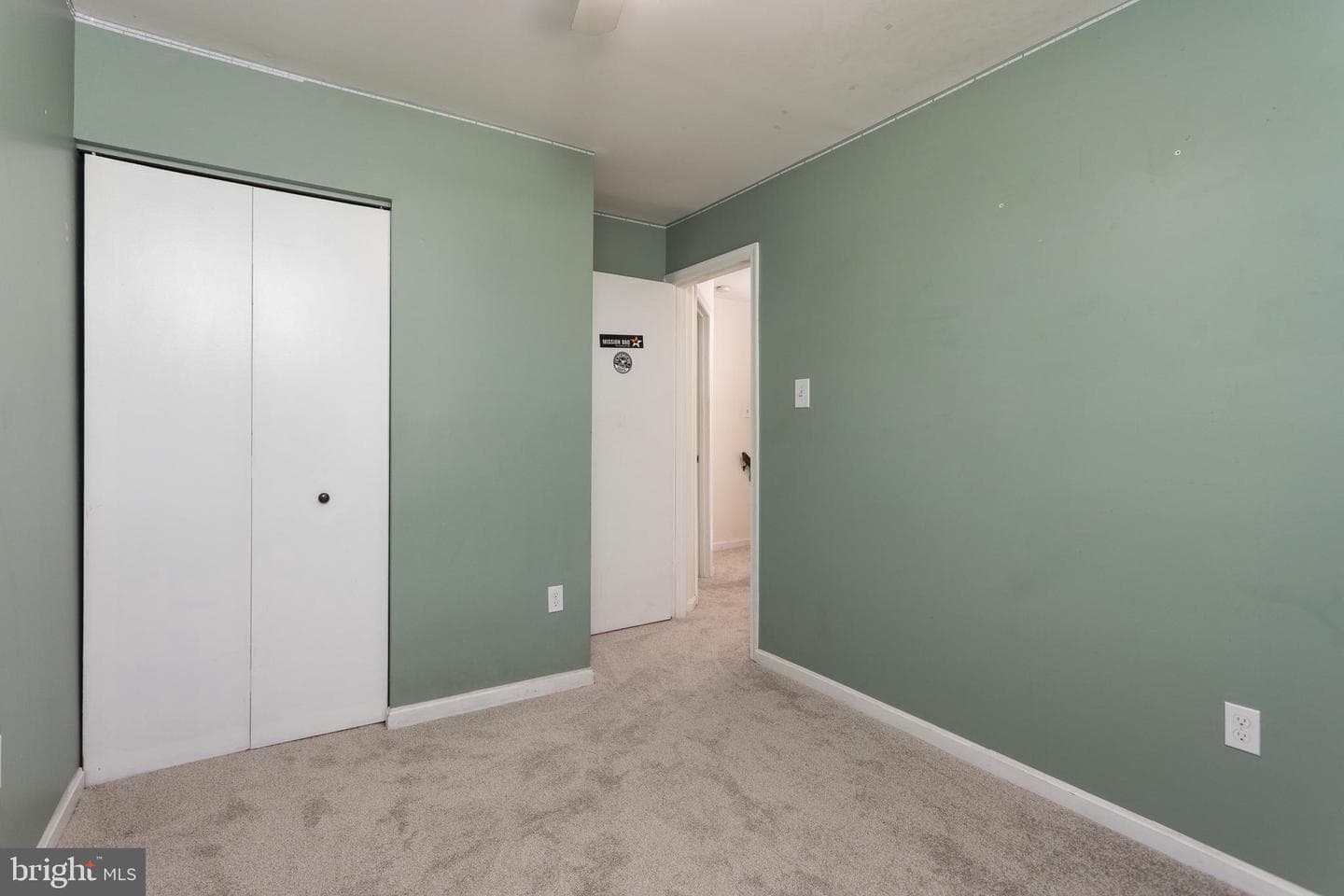 738 Farnham Place photo 16