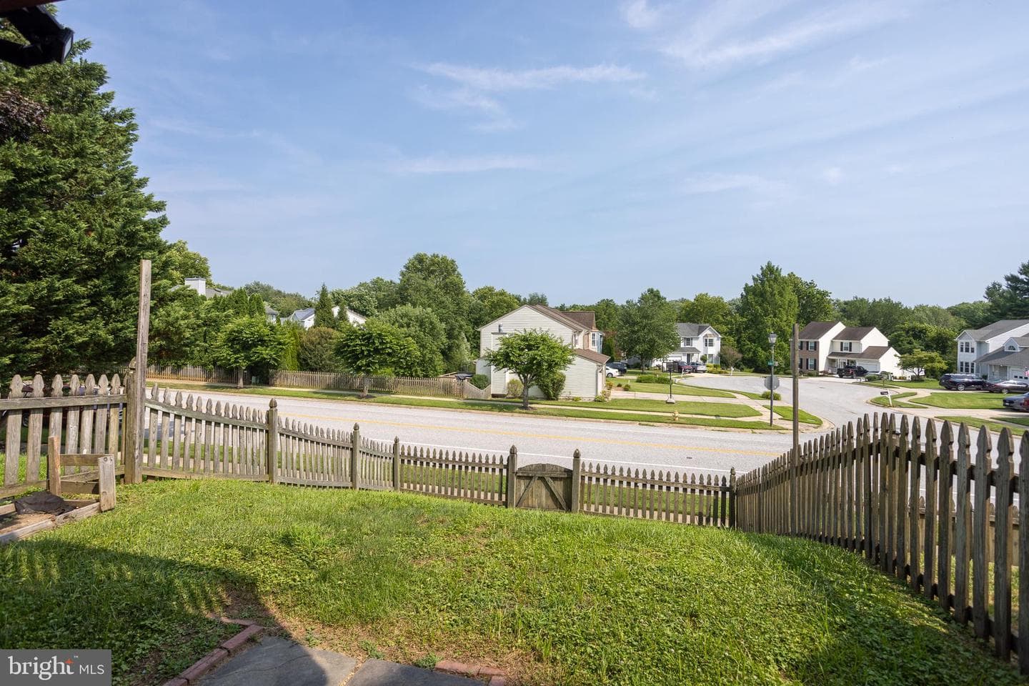 738 Farnham Place photo 27