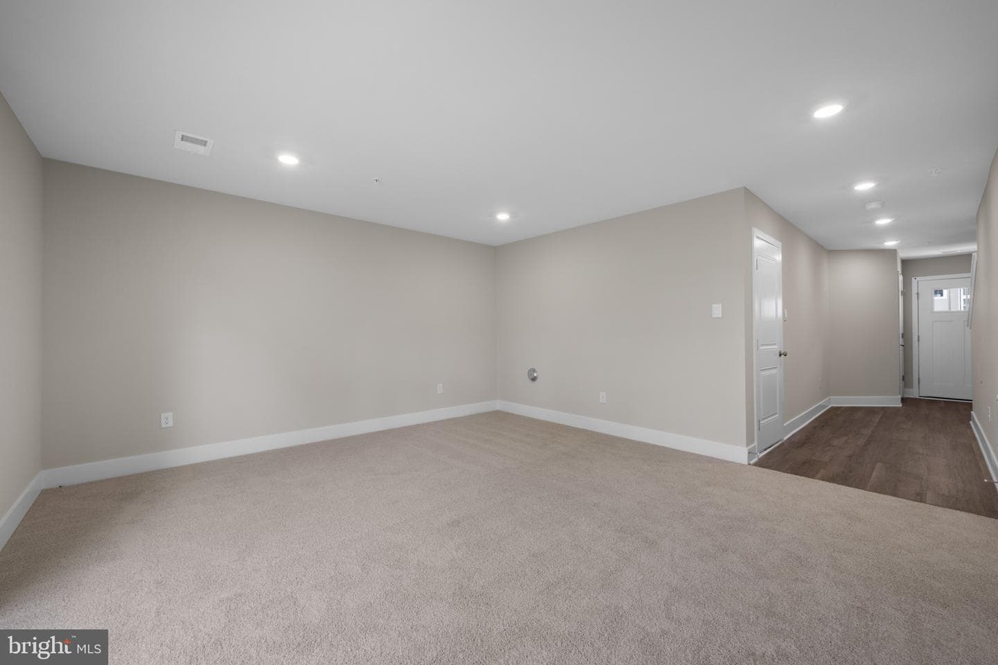 359 Hackley Drive photo 16