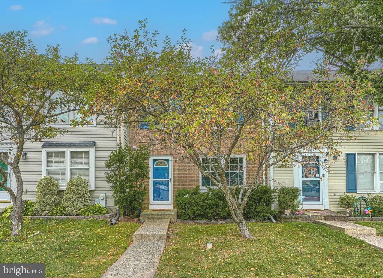 3323 Timberwolf Court photo 1
