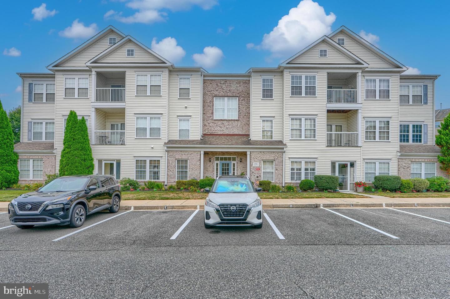 1701 Rich Way #b photo 1