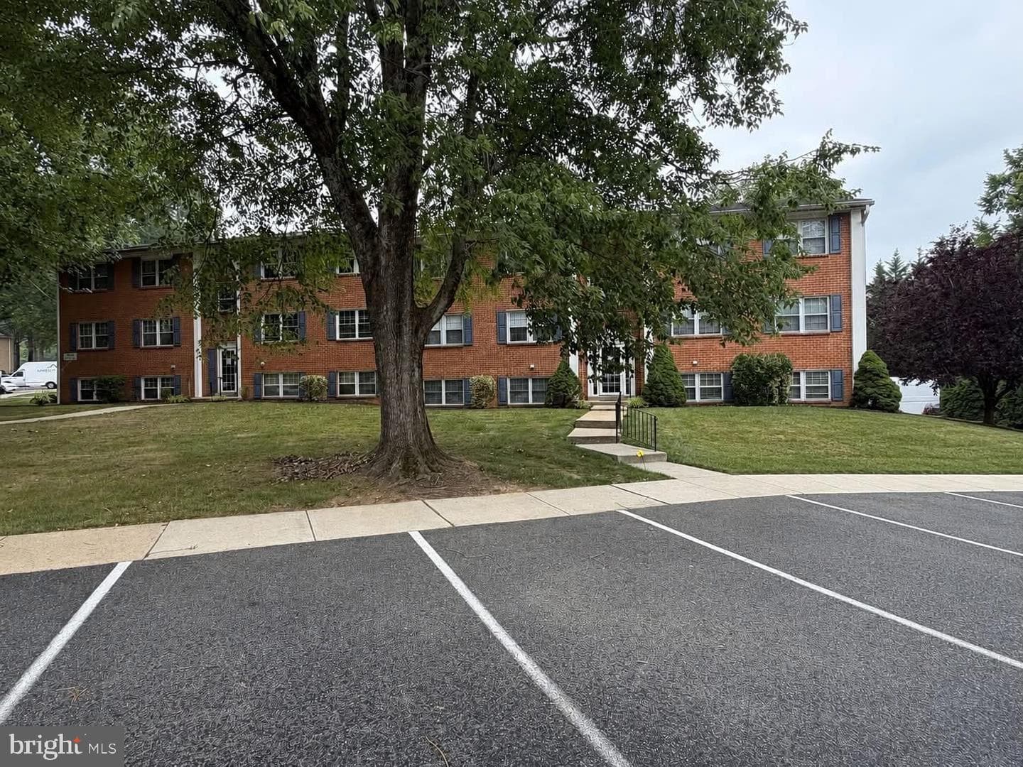 242 Crocker Drive #242-E photo 1
