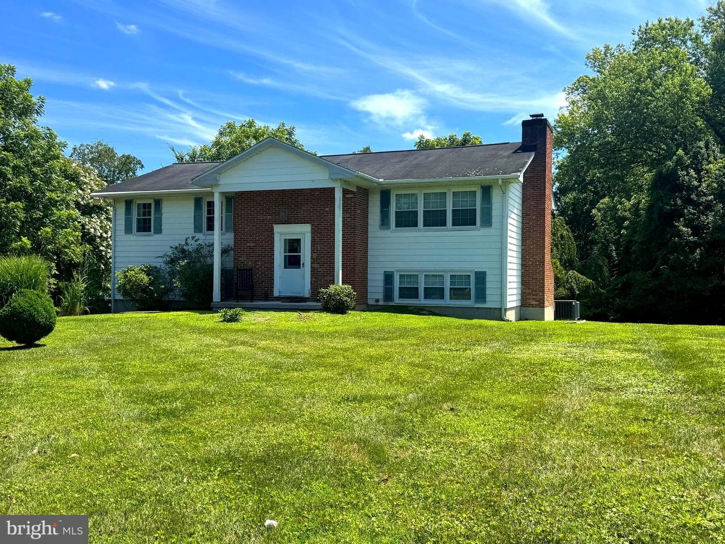 1306 Grandview Court photo 1