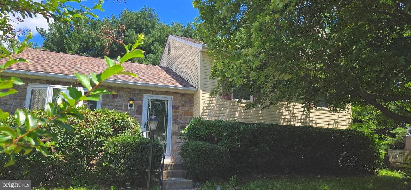 729 Rainbow Court photo 1