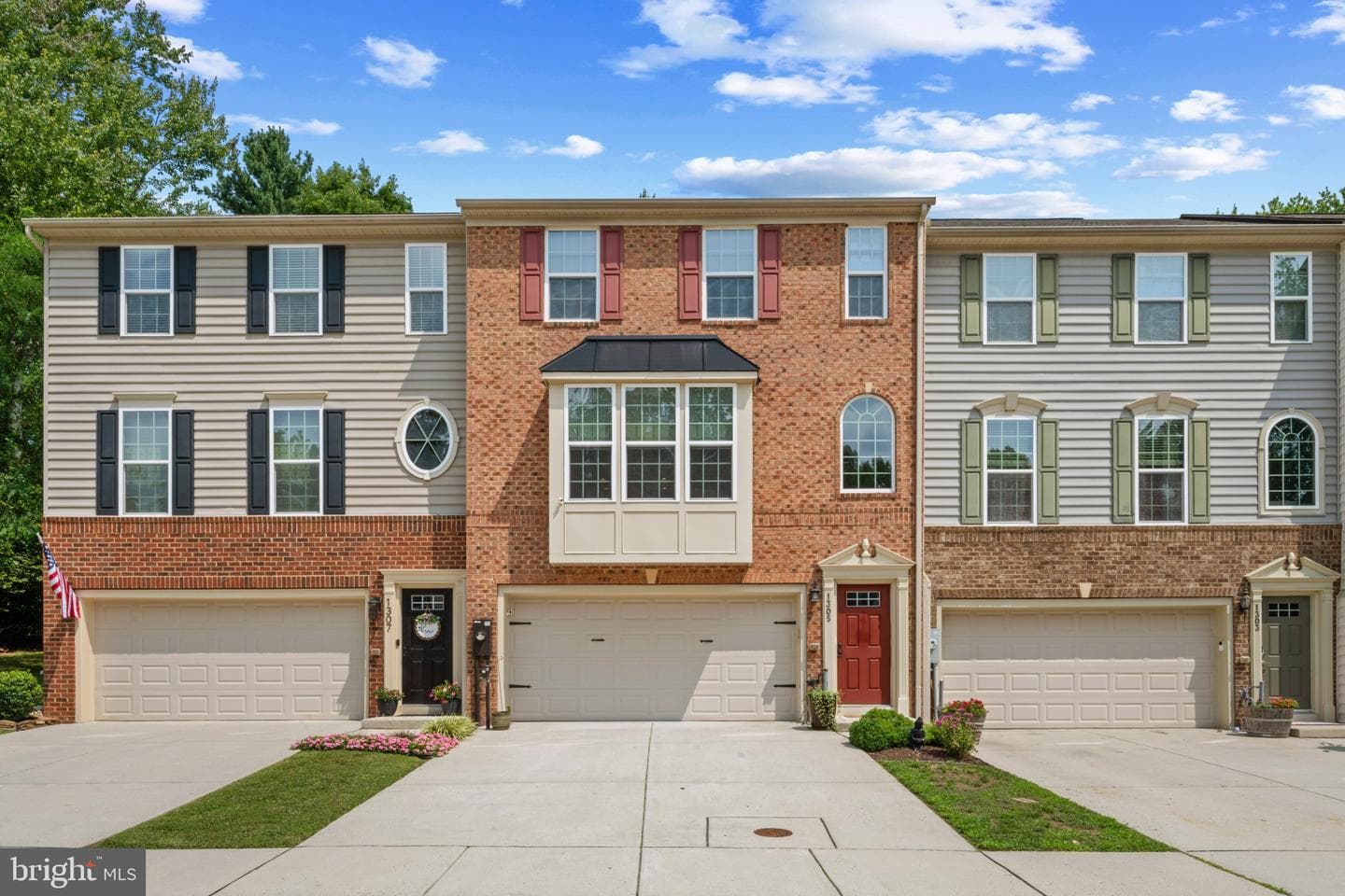 1305 Dickinson Court photo 1