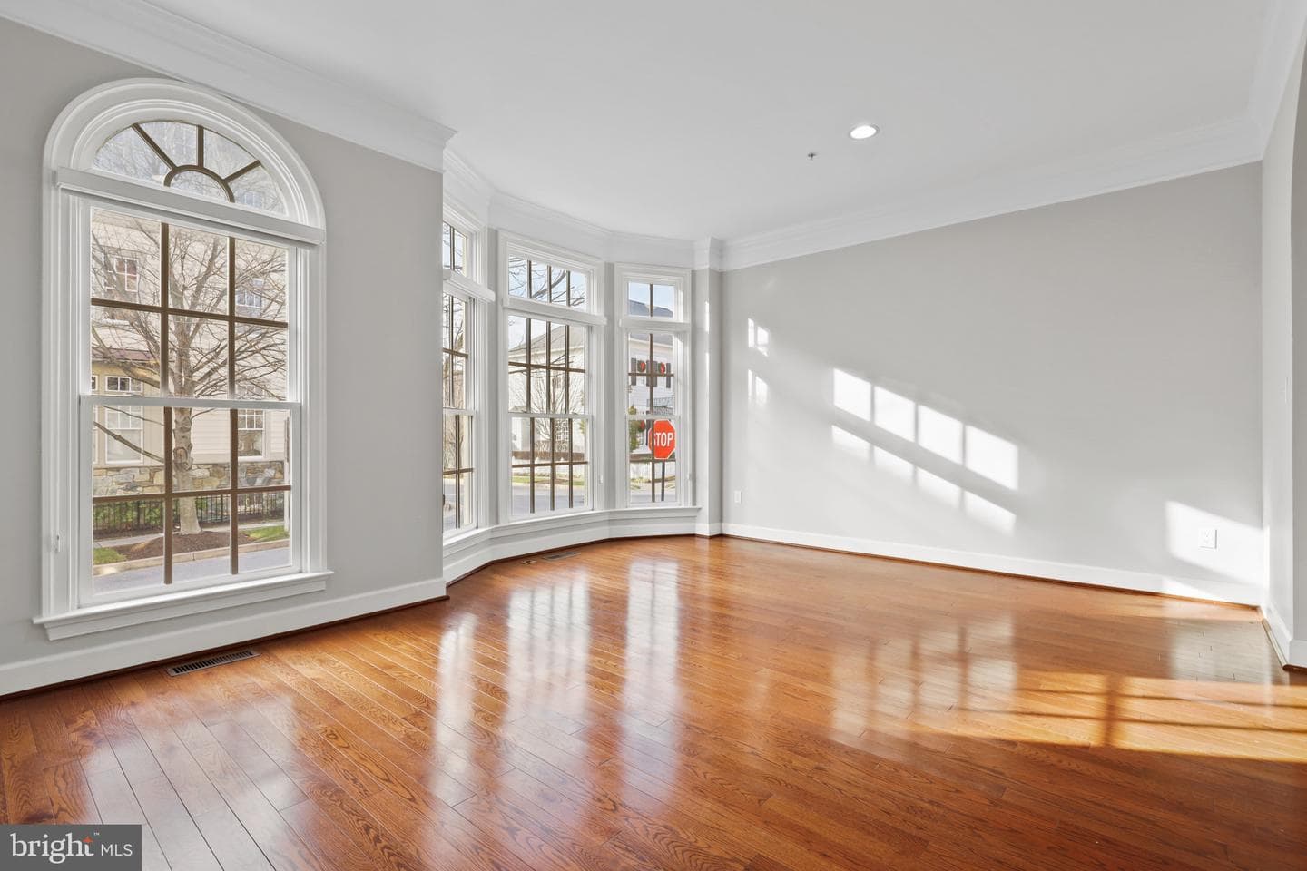 7661 Midtown Road photo 9