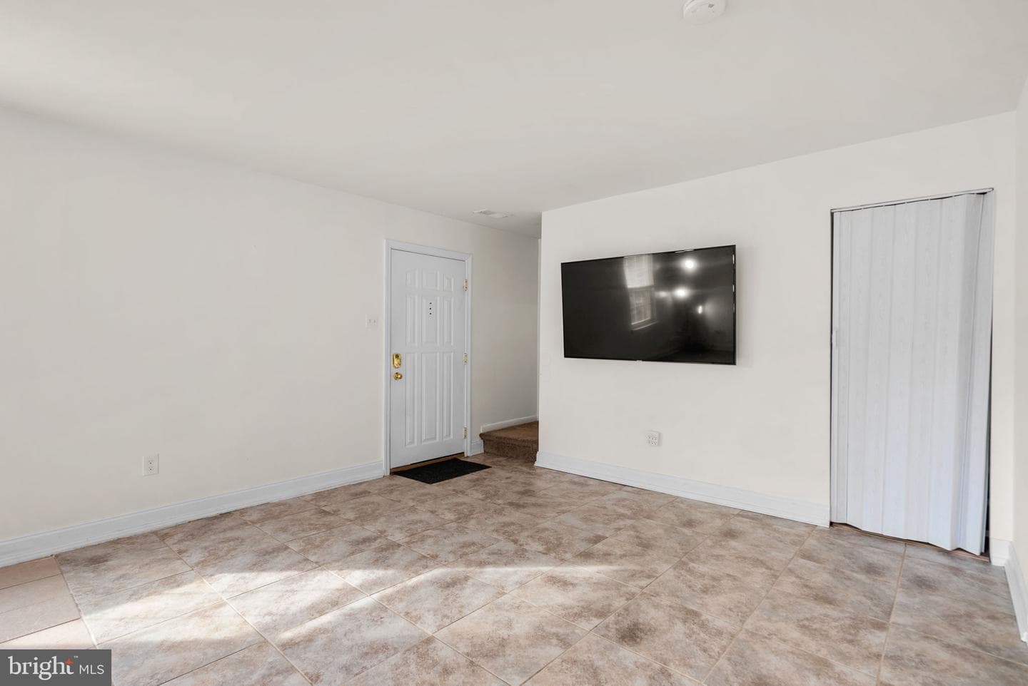 9180 Hitching Post #f photo 3