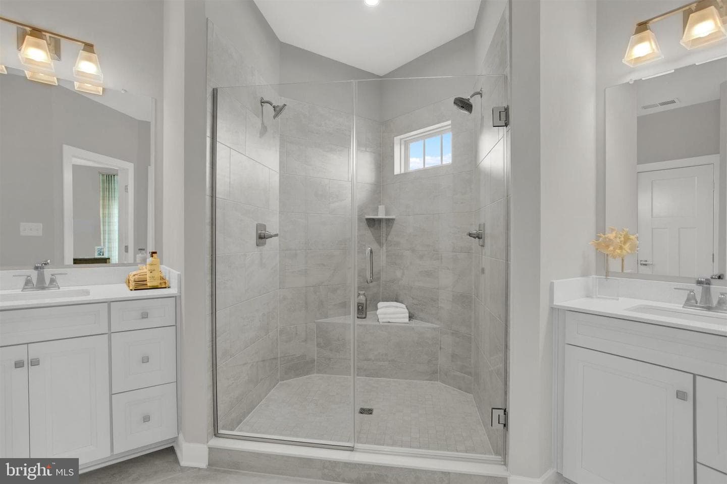 2512b Verona Place photo 18