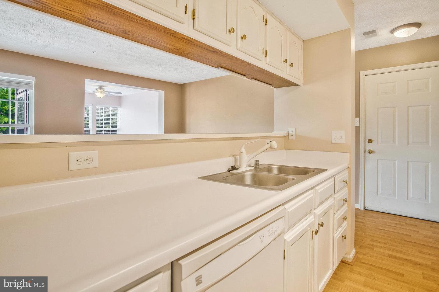 6205 Sandpiper Court #210 photo 7