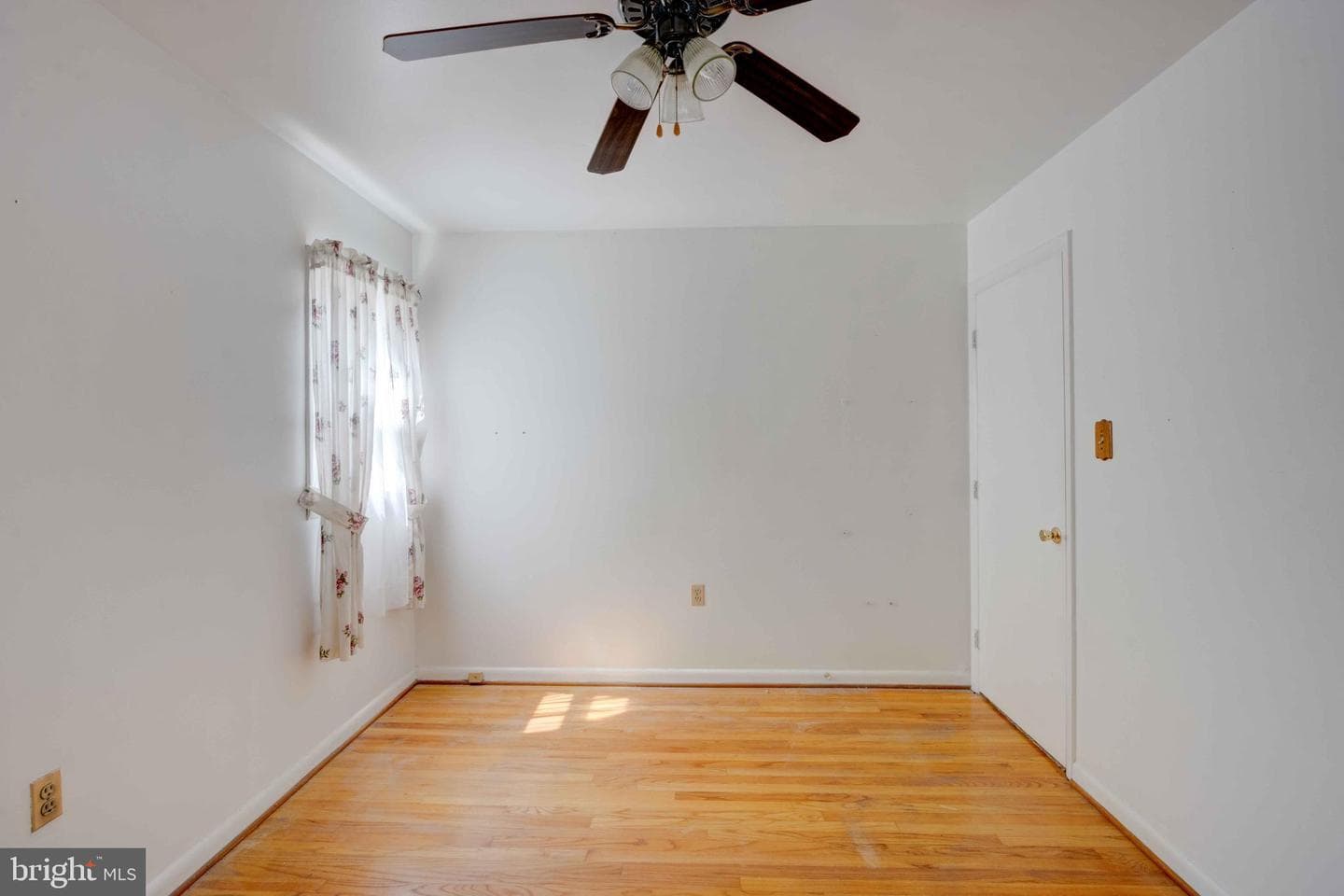 6021 Claire Drive photo 8