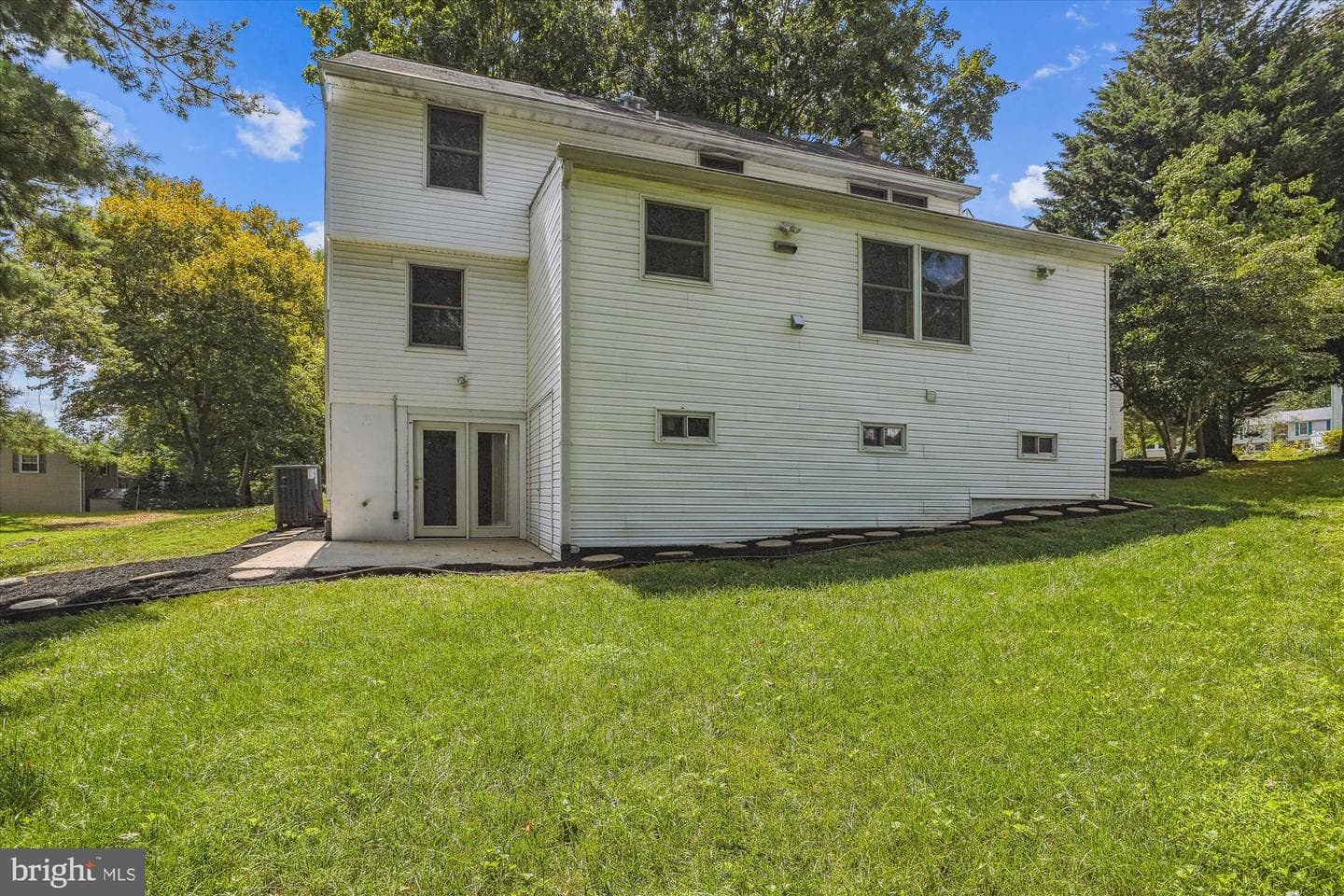 6911 Garland Lane photo 38
