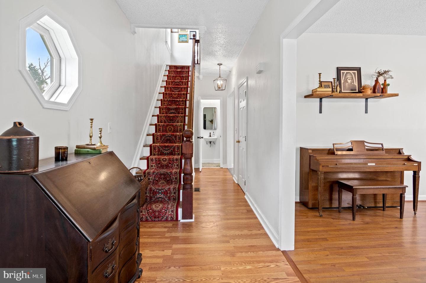 5823 Augustine Avenue photo 3