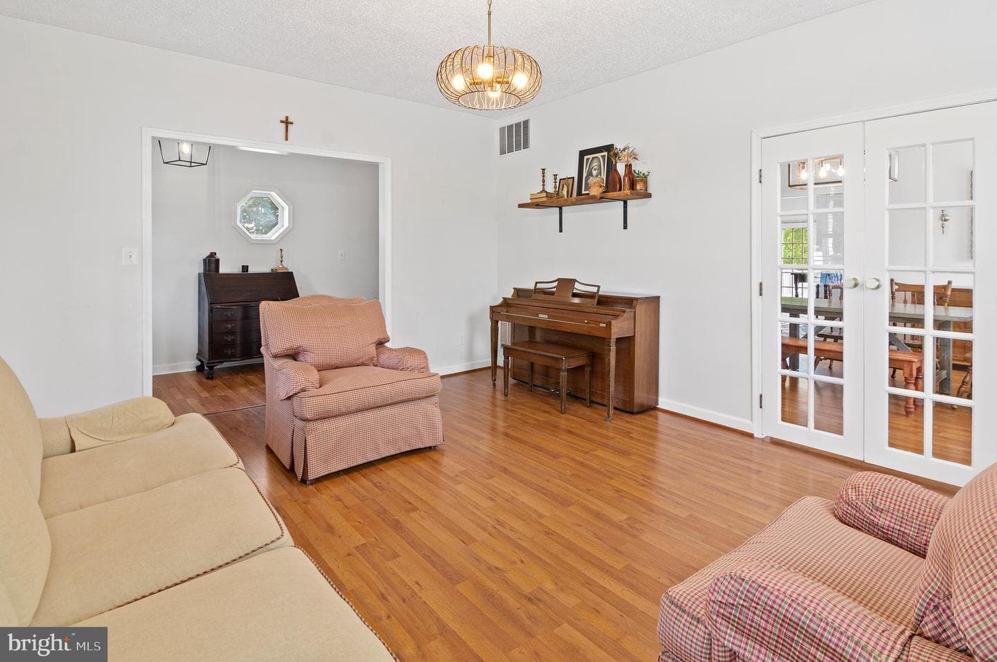 5823 Augustine Avenue photo 6