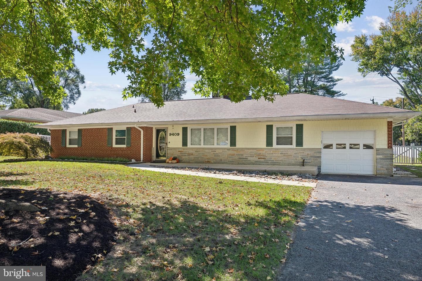 9409 Diamondback Drive photo 2