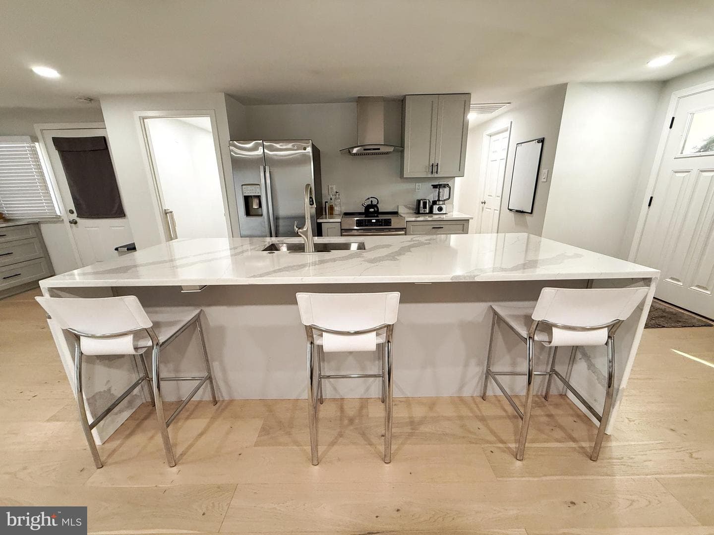 6768 Pyramid Way photo 4