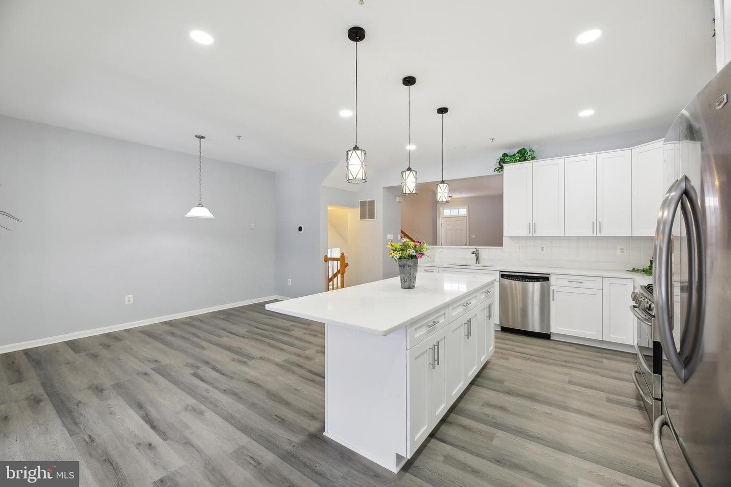 2208 Barnet Court photo 10