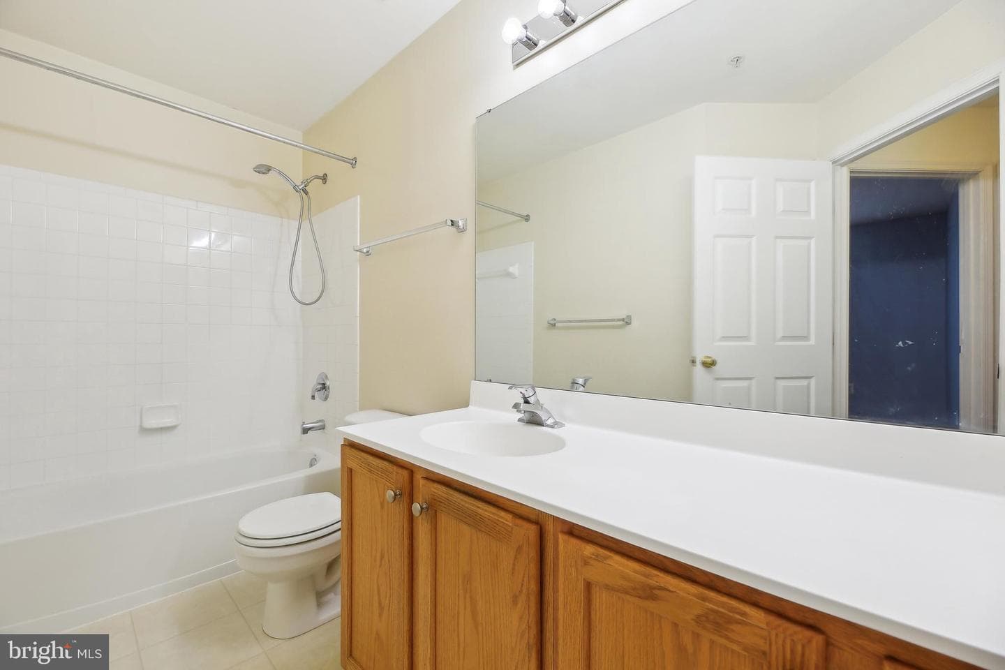 2208 Barnet Court photo 23