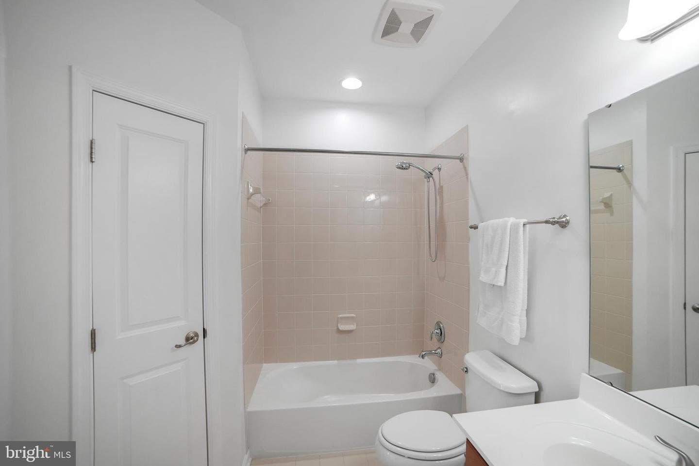8490 Ice Crystal Drive #f photo 20
