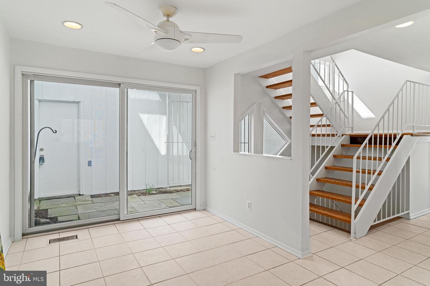 10313 Wilde Lake Terrace photo 17