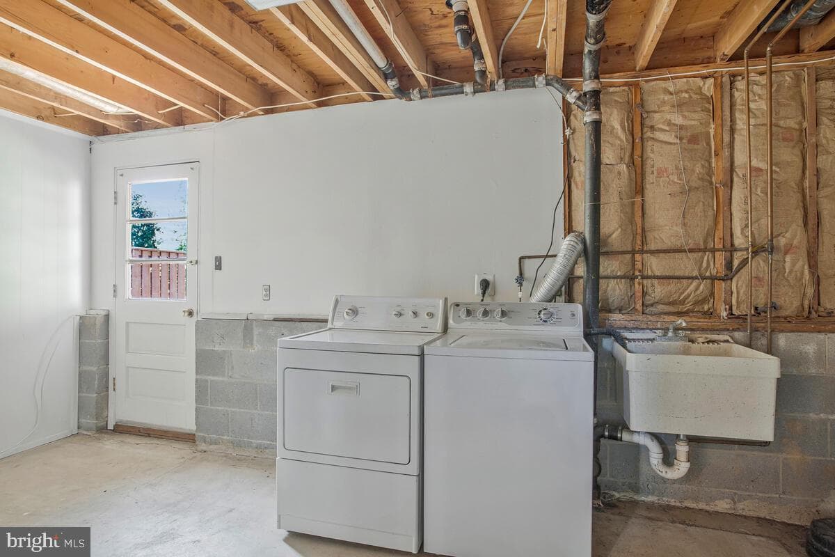 8825 Besthold Garth photo 41