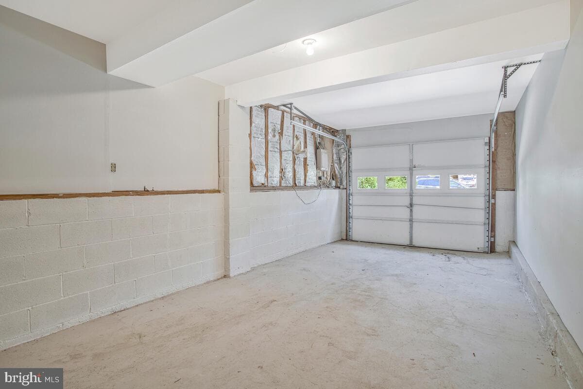 8825 Besthold Garth photo 42