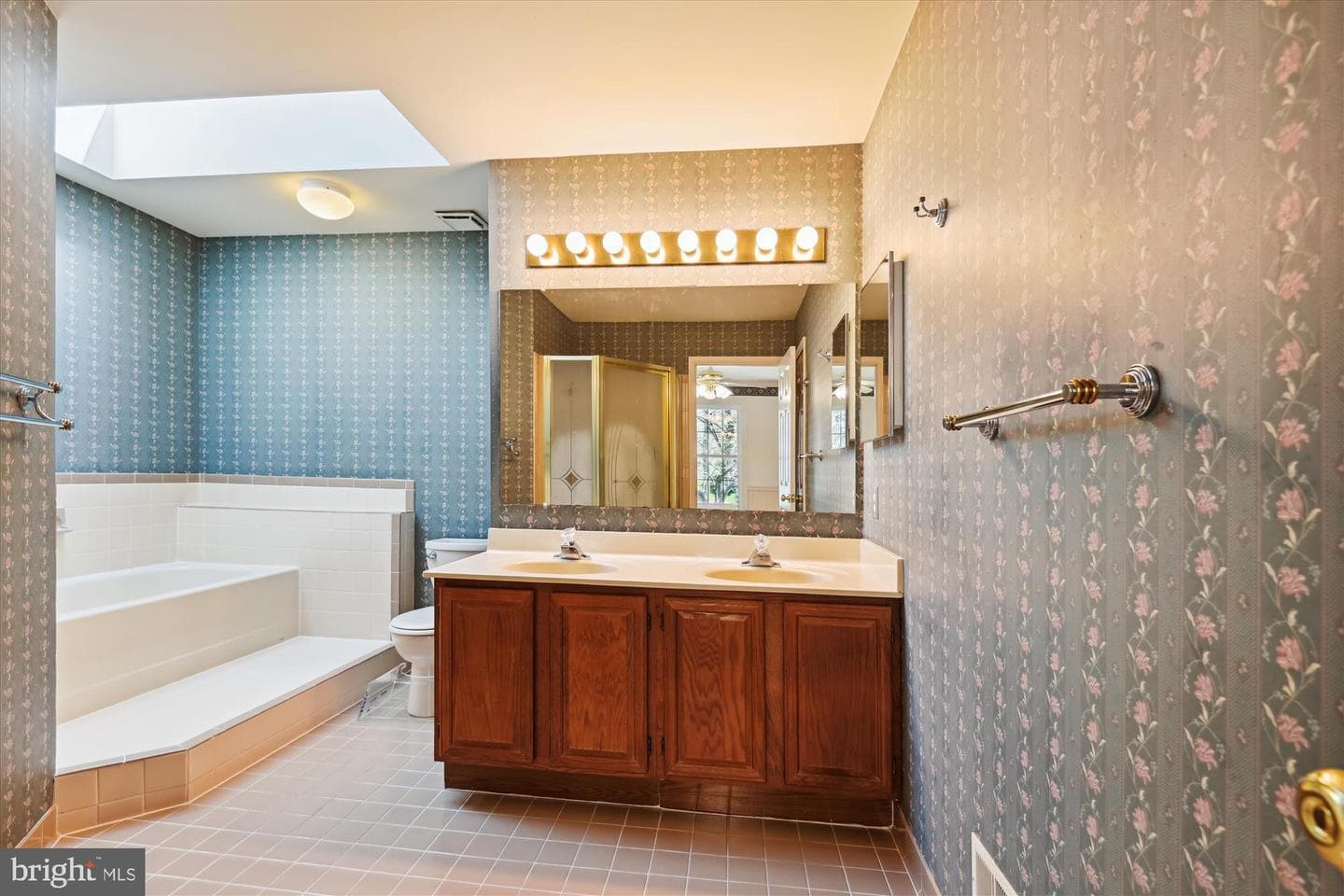 3823 Grosvenor Drive photo 20