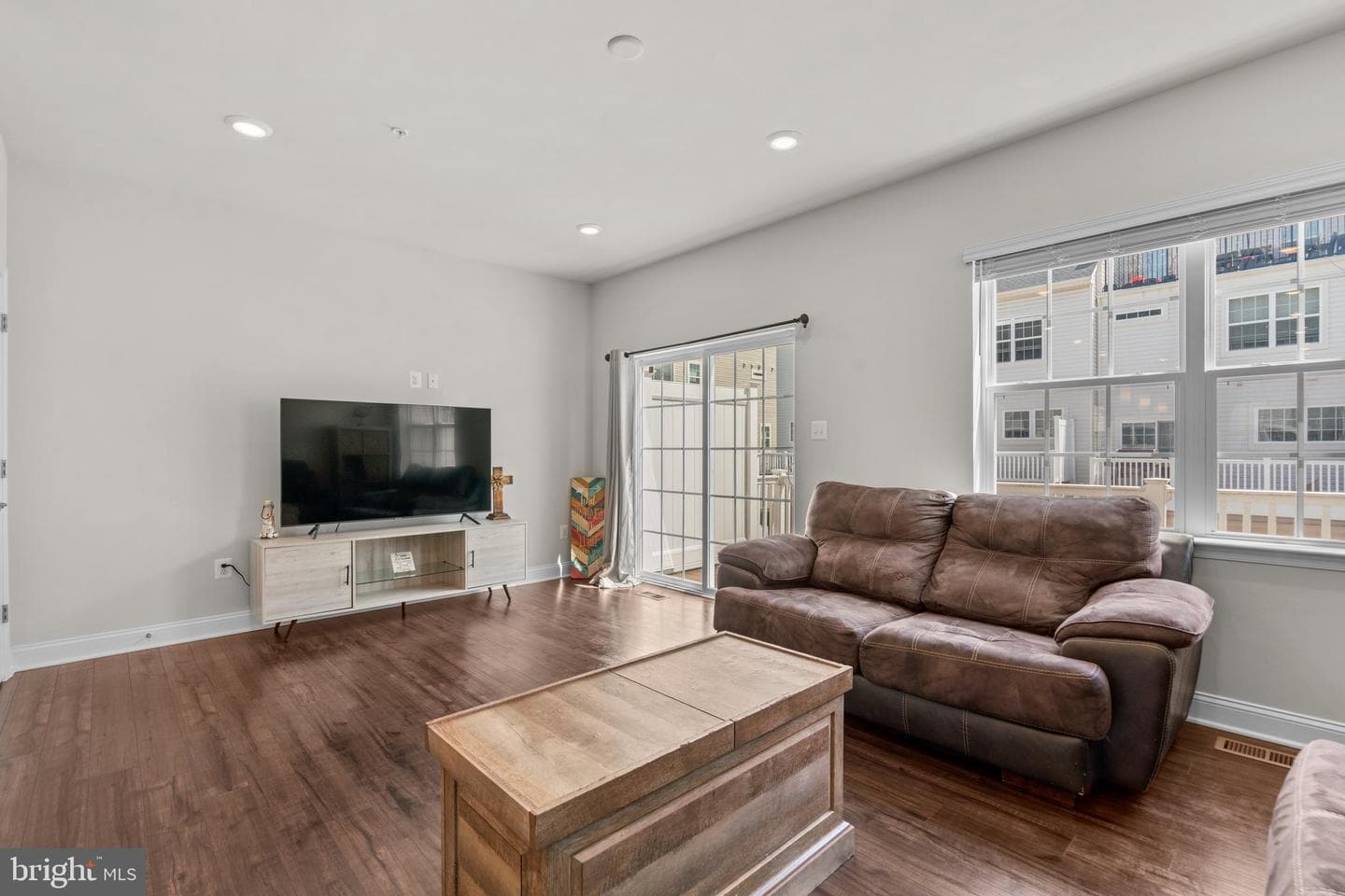 7579 Warburg Way photo 7