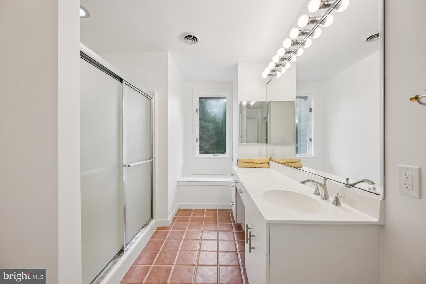 5055 Amesbury Drive photo 32