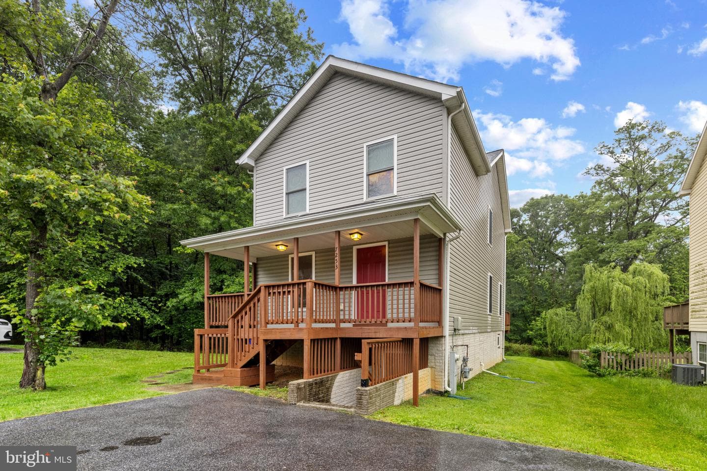 7253 Wye Avenue photo 3