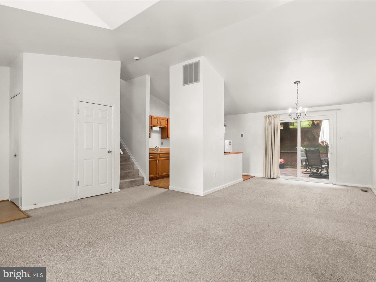 6250 Fairbourne Court photo 10