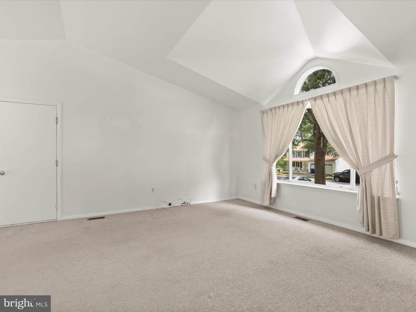 6250 Fairbourne Court photo 7