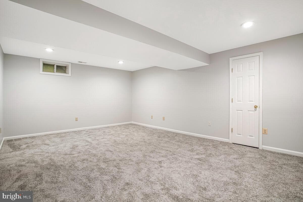 6483 Sedgwick Street photo 30