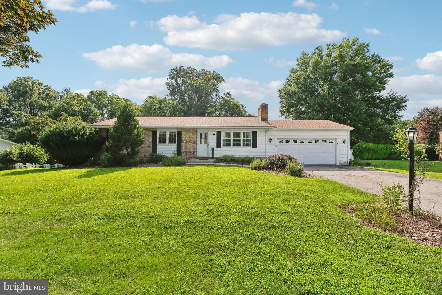 4002 Dee Jay Drive photo 1