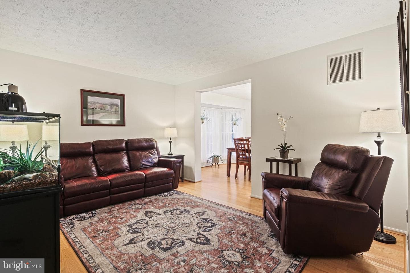 9083 Manorwood Road photo 6