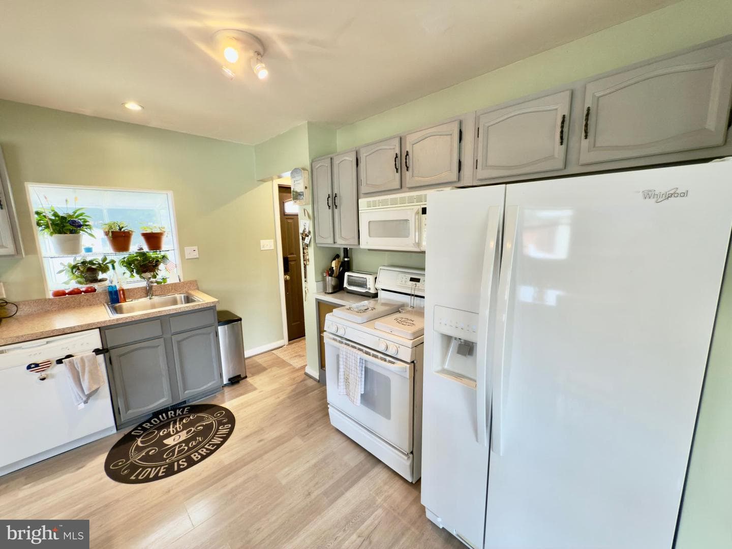 8295 Woodward Street photo 14