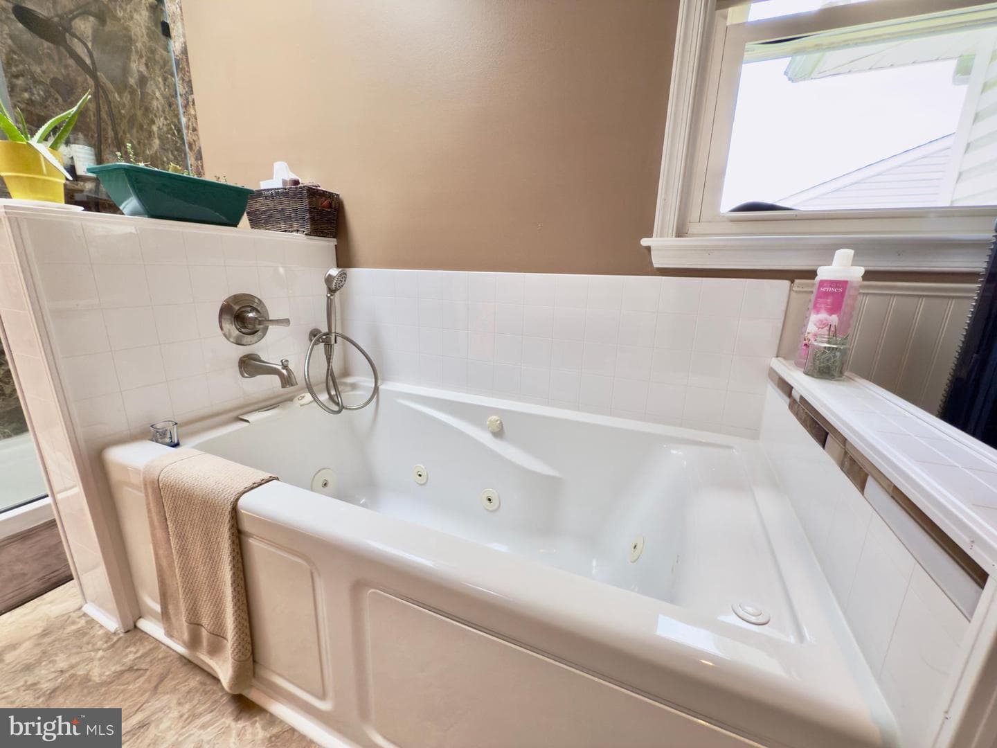 8295 Woodward Street photo 22