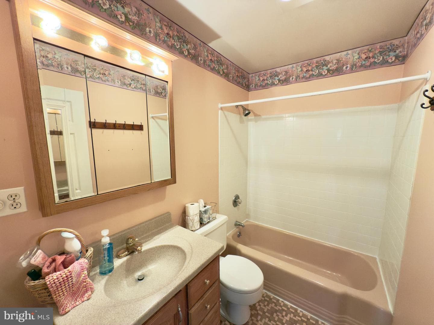 8295 Woodward Street photo 32