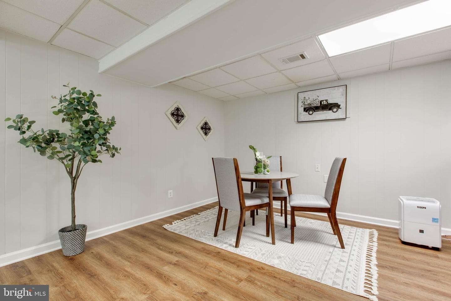 5731 Margrave Mews photo 36