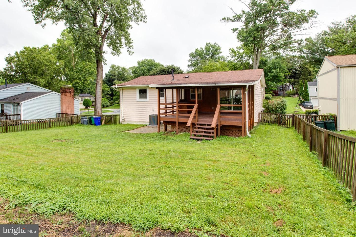 5731 Margrave Mews photo 49