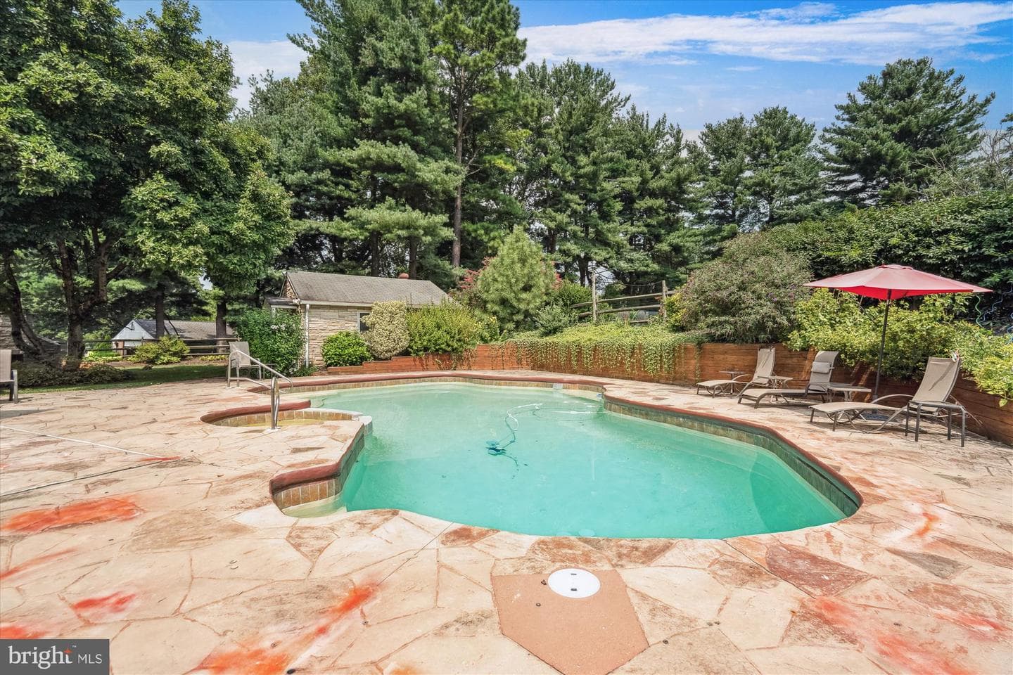 10490 Graeloch Road NE photo 3