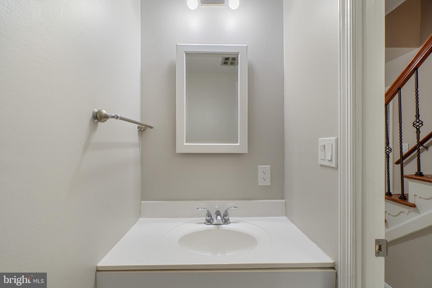 6080 Babylon Crest photo 9