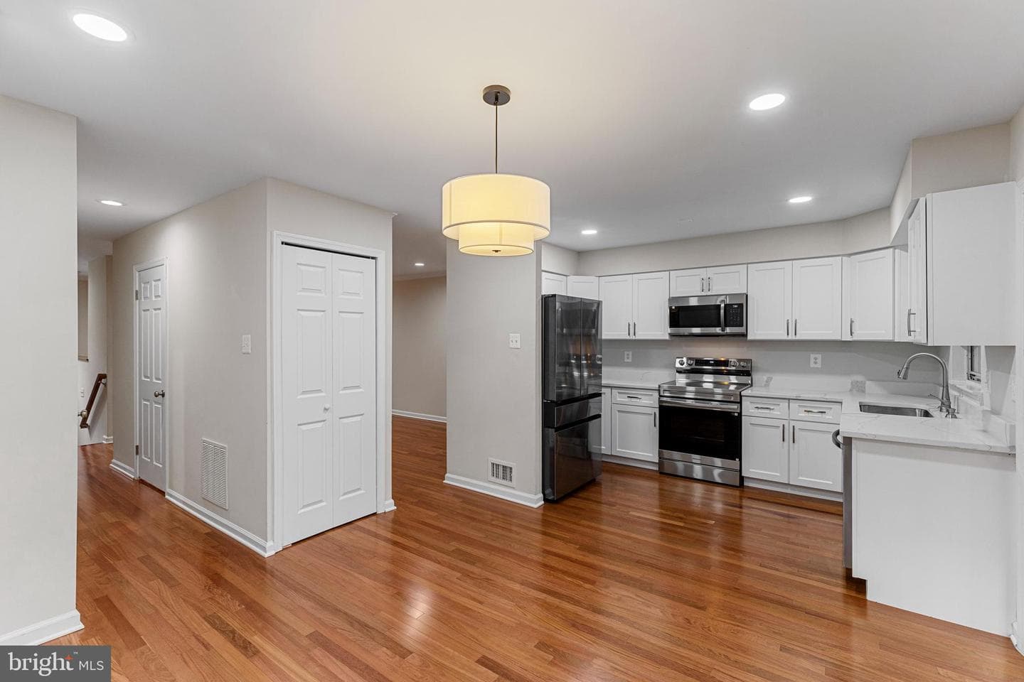 8871 Stonebrook Lane photo 7