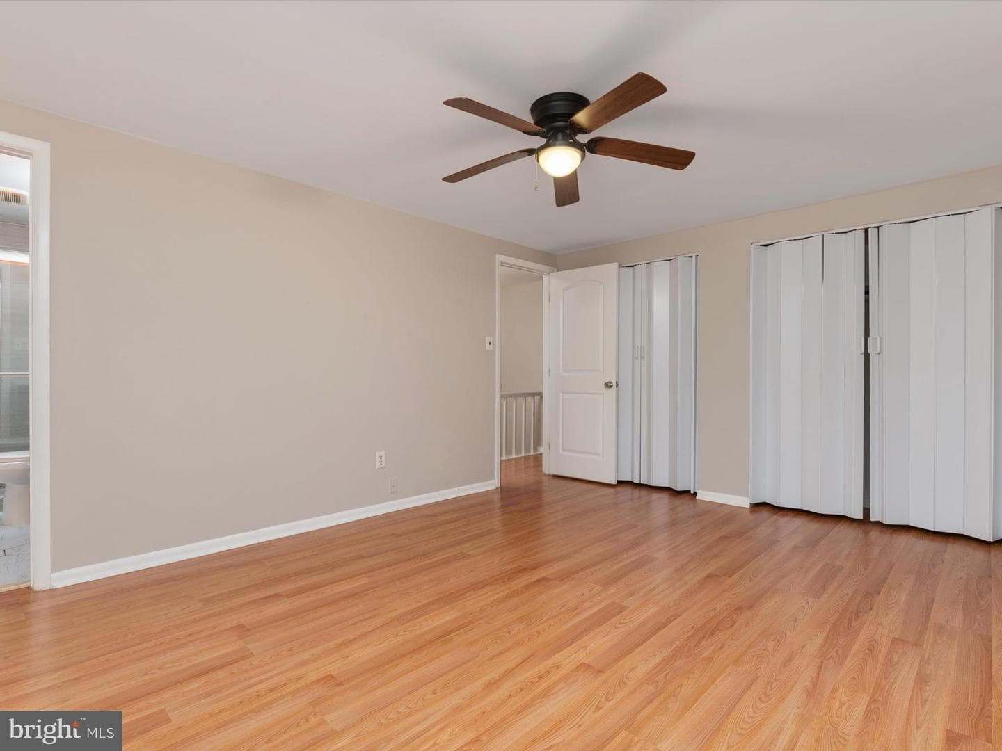 5390 White Mane photo 24